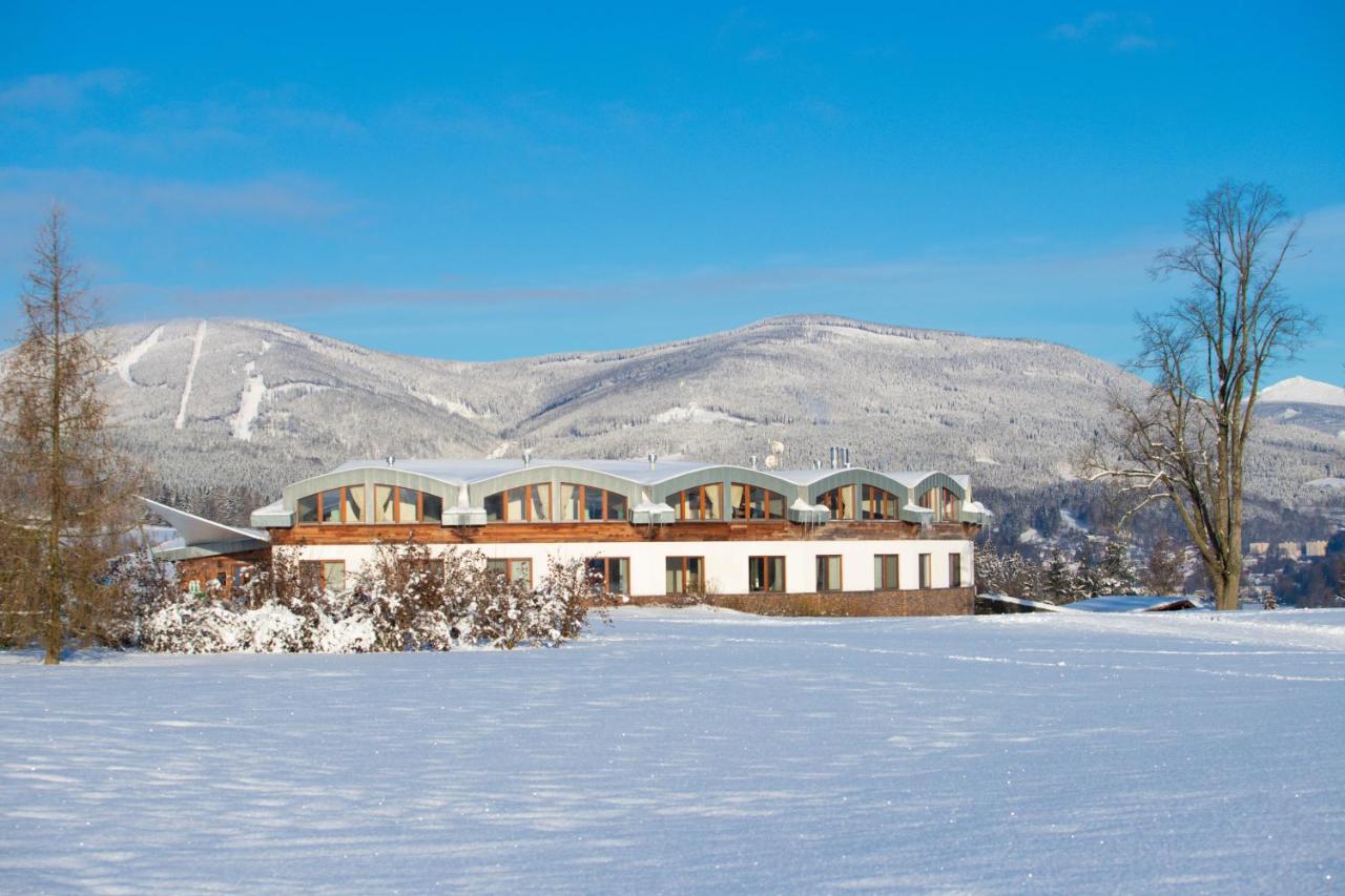 Grund Resort Golf And Ski Mladé Buky Eksteriør bilde