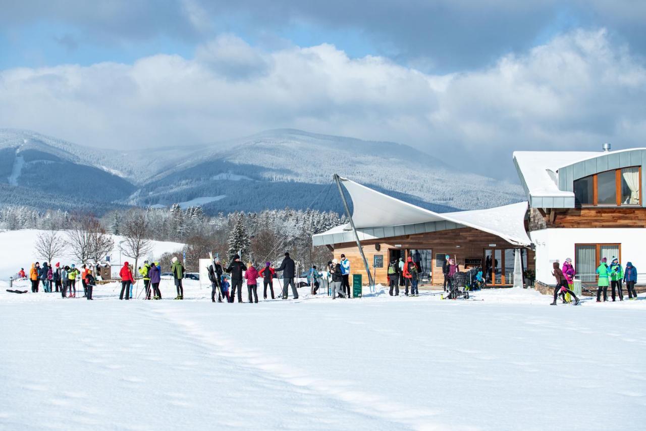 Grund Resort Golf And Ski Mladé Buky Eksteriør bilde