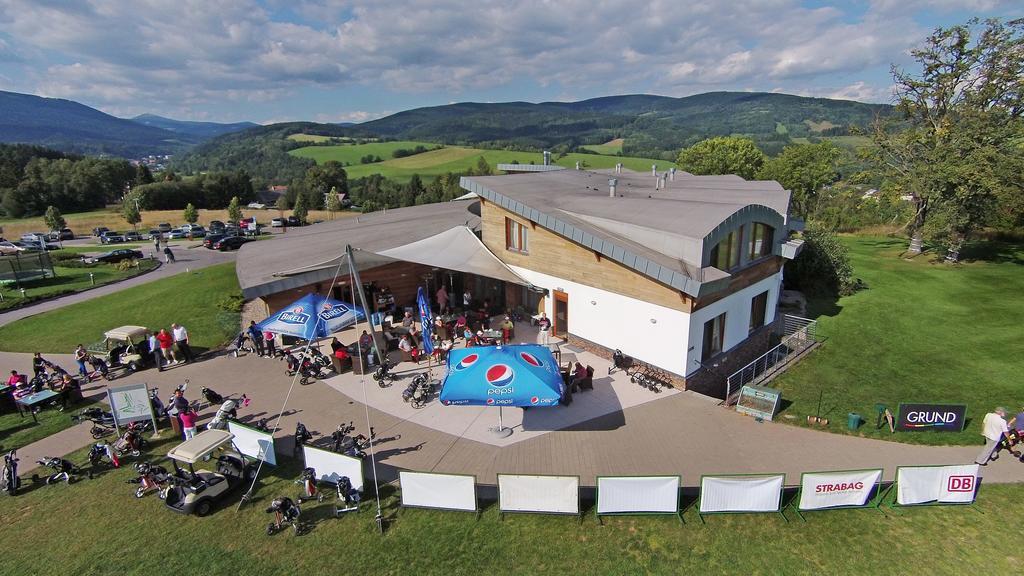 Grund Resort Golf And Ski Mladé Buky Eksteriør bilde