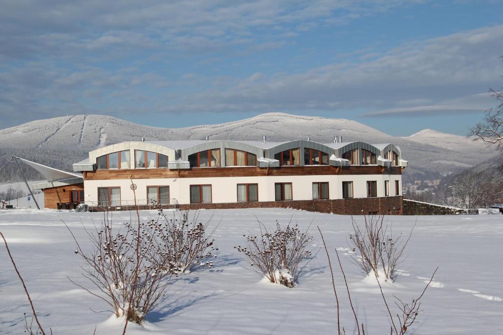 Grund Resort Golf And Ski Mladé Buky Eksteriør bilde