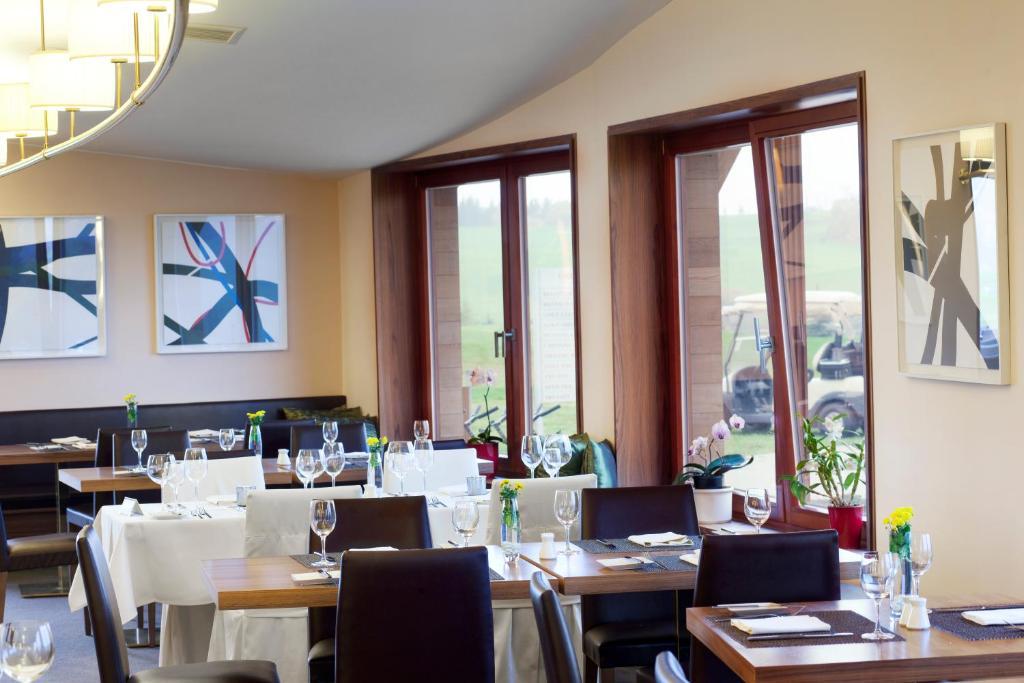 Grund Resort Golf And Ski Mladé Buky Eksteriør bilde