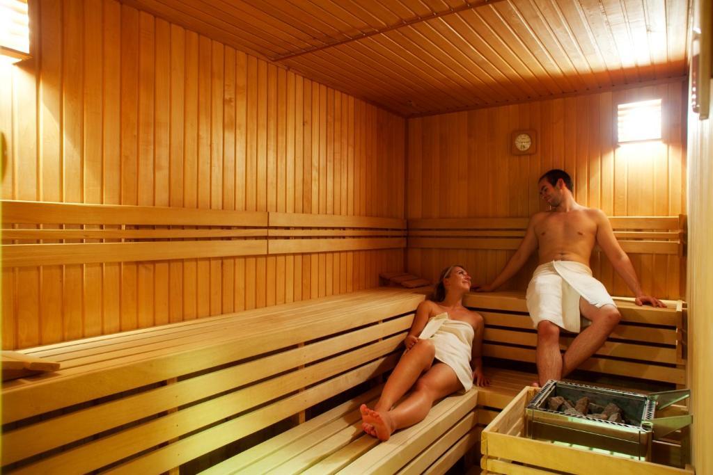 Grund Resort Golf And Ski Mladé Buky Eksteriør bilde