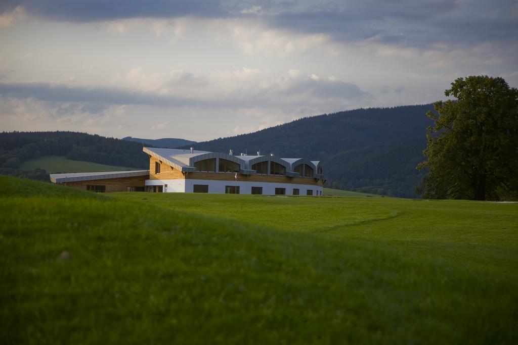 Grund Resort Golf And Ski Mladé Buky Eksteriør bilde